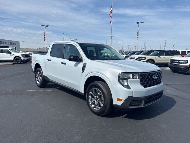 New 2026 Space White Metallic Ford XLT image 32