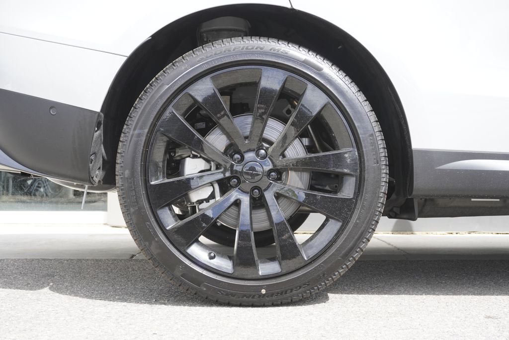 New 2026 Borasco Grey Land Rover SE image 34