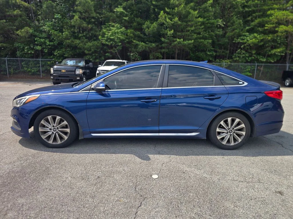 Used 2017 Blue Hyundai Sport image 4