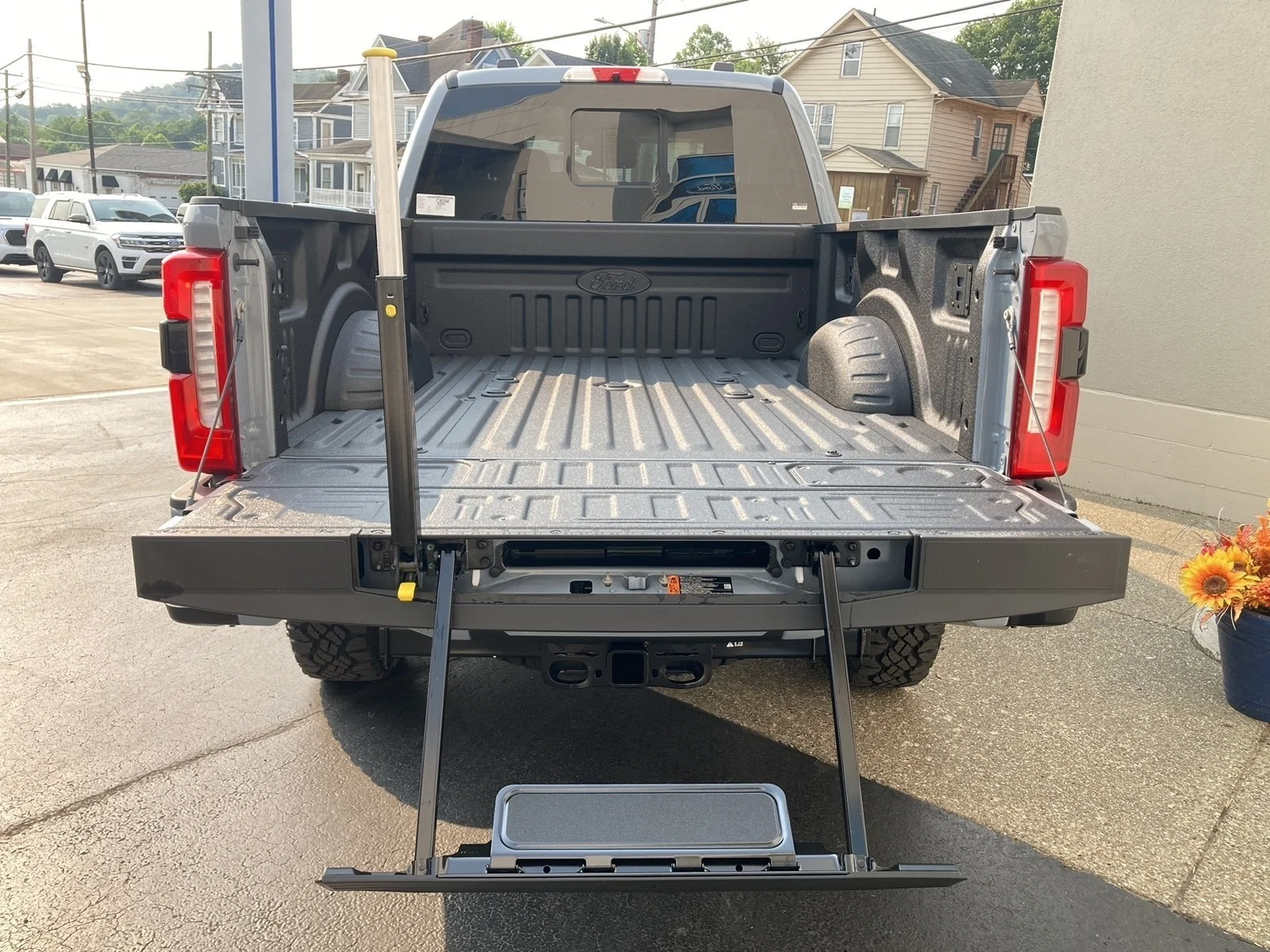 New 2026 Glacier Gray Metallic Tri-Coat Ford F-250® Lariat® image 7