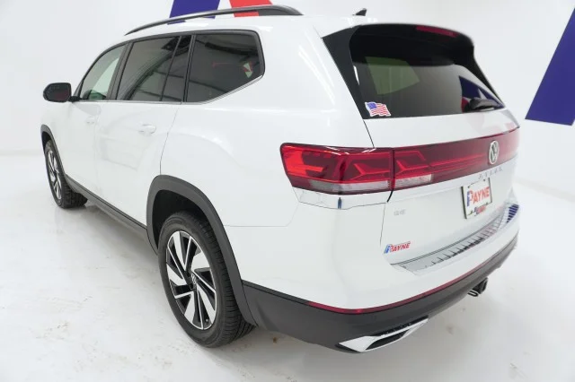 New 2026 Opal White Pearl Volkswagen 2.0T SE W/TECHNOLOGY image 11