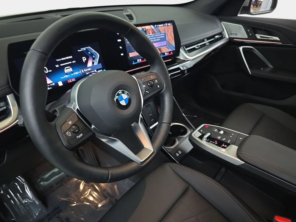 Used 2025 Silver Metallic BMW xDrive28i image 19