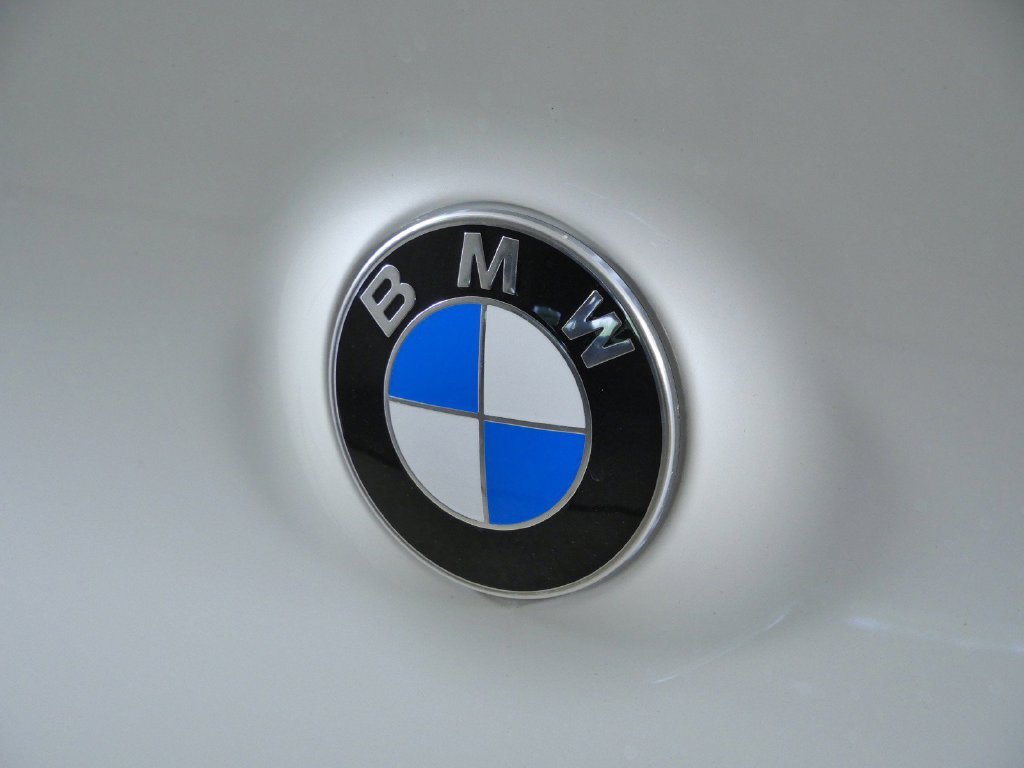 New 2026 Mineral White Metallic BMW 30 xDrive image 11