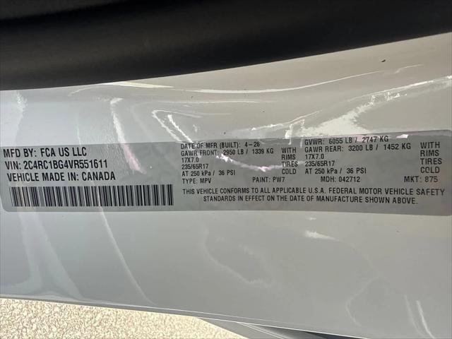 New 2027 Bright White Clear-Coat Paint Chrysler Select image 34