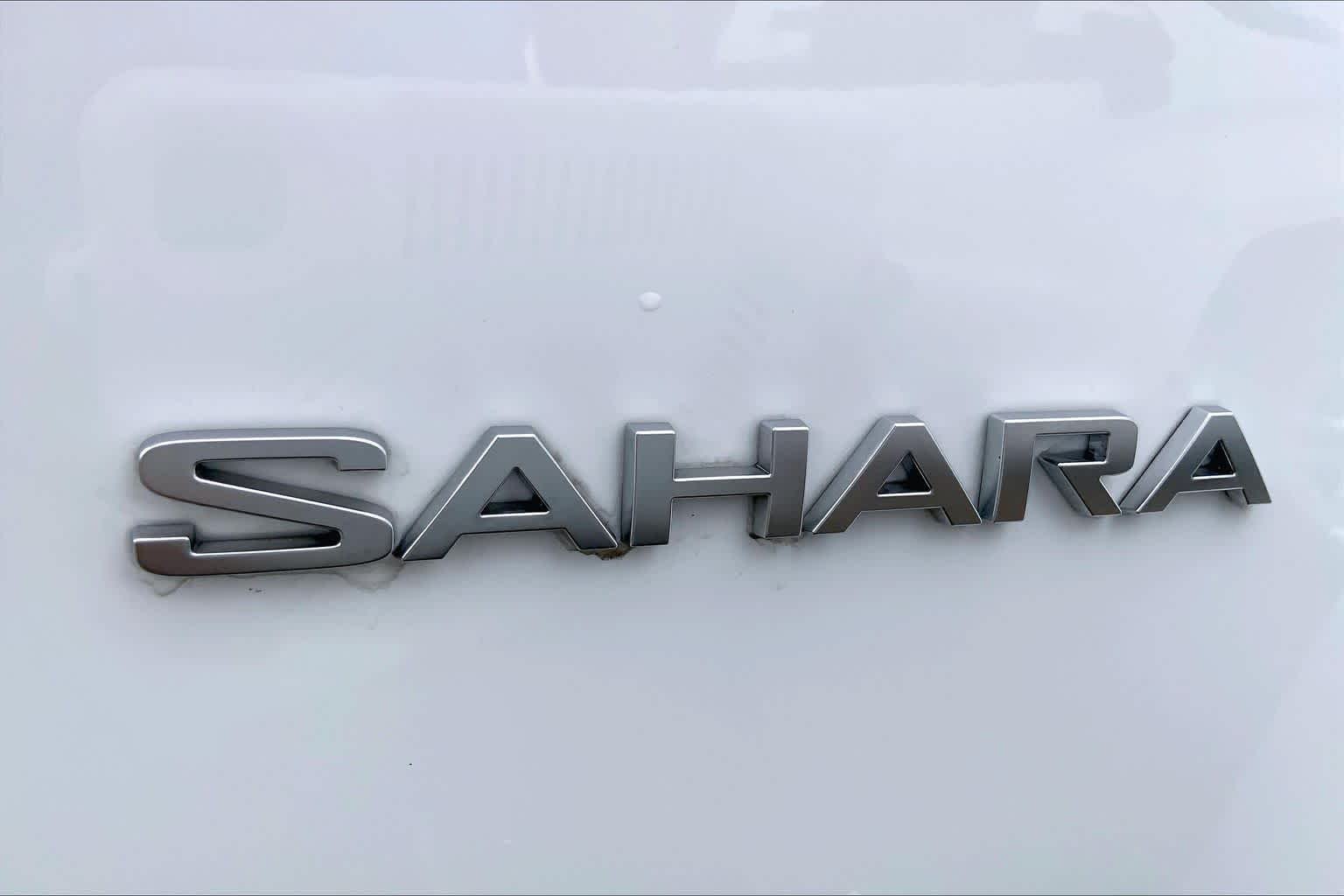 Used 2024 Bright White Clearcoat Jeep Sahara image 10