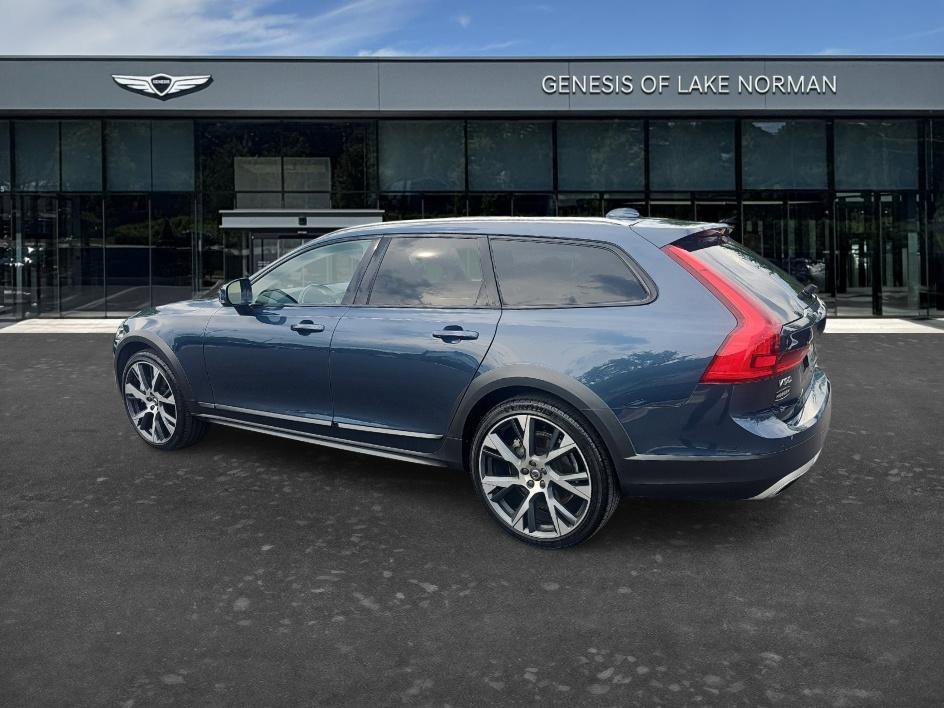 Used 2018 Denim Blue Metallic Volvo T6 AWD image 6