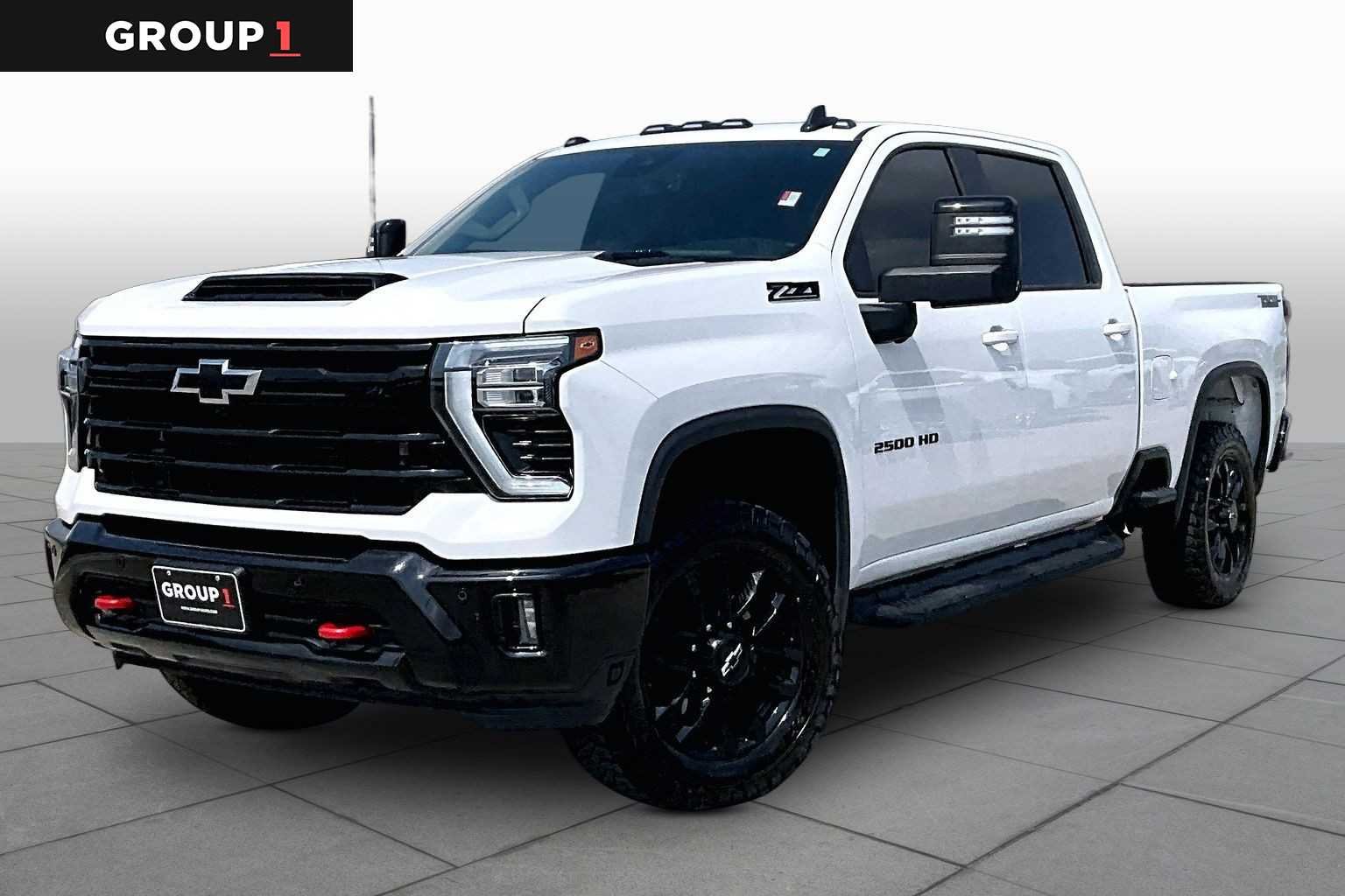 2025 Chevrolet Silverado HD LT 4WD Crew Cab Standard Box's photo