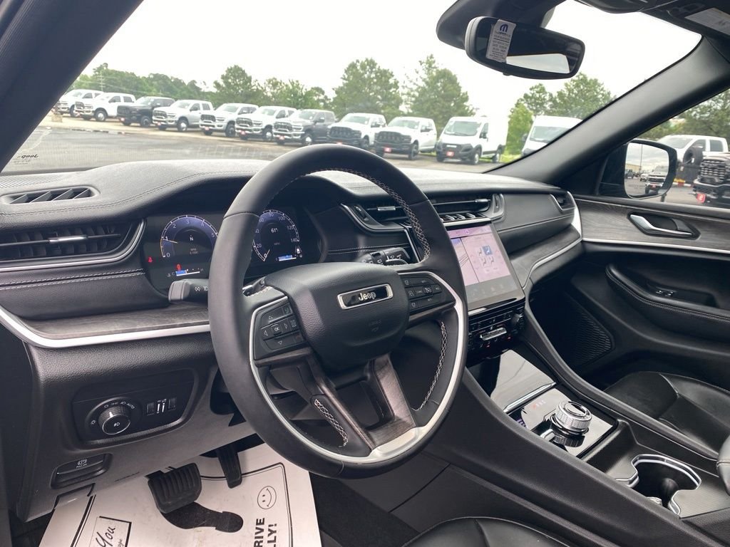Used 2024 Gray Jeep Limited image 15