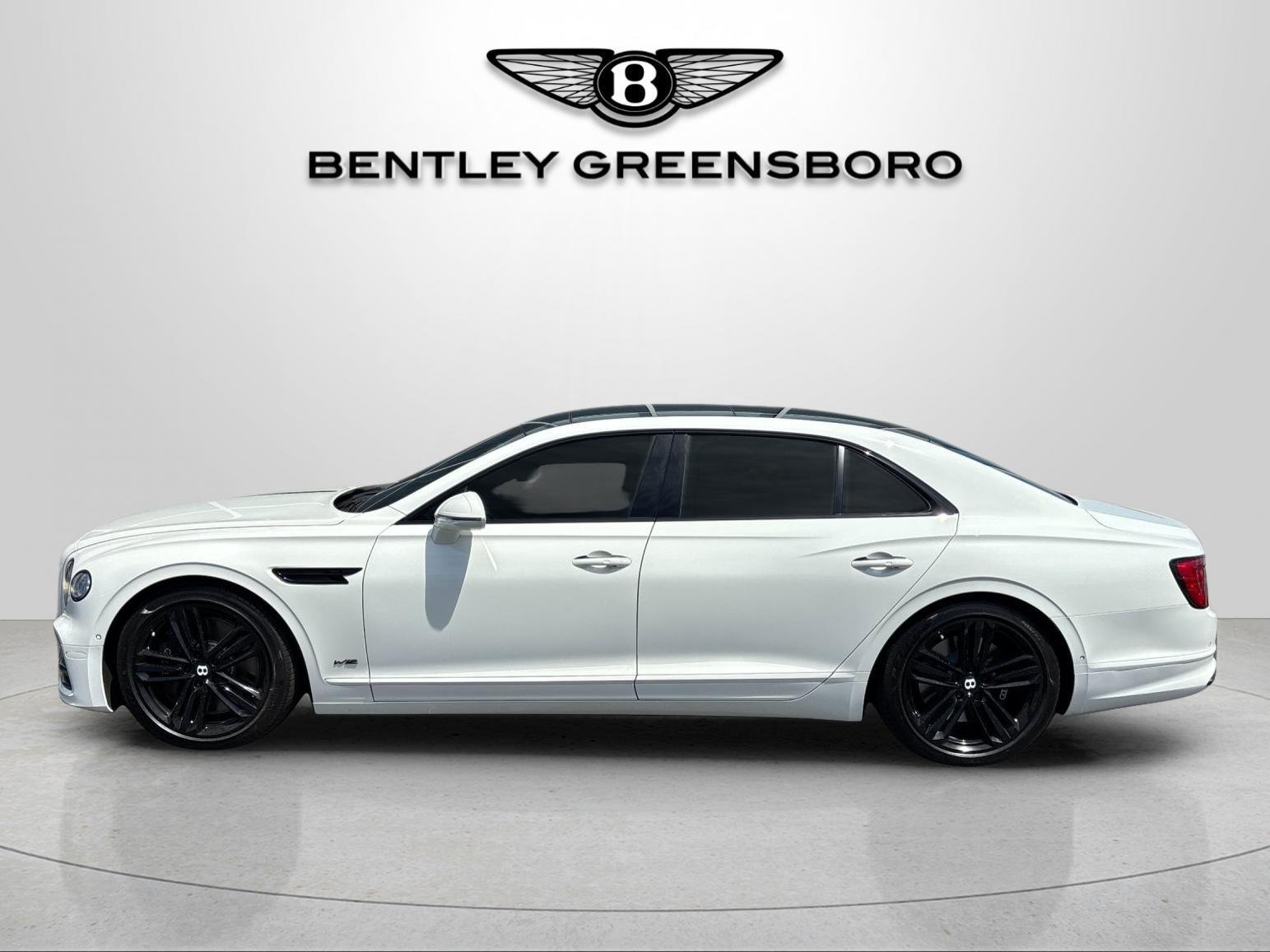 Used 2021 Glacier White Bentley W12 image 5