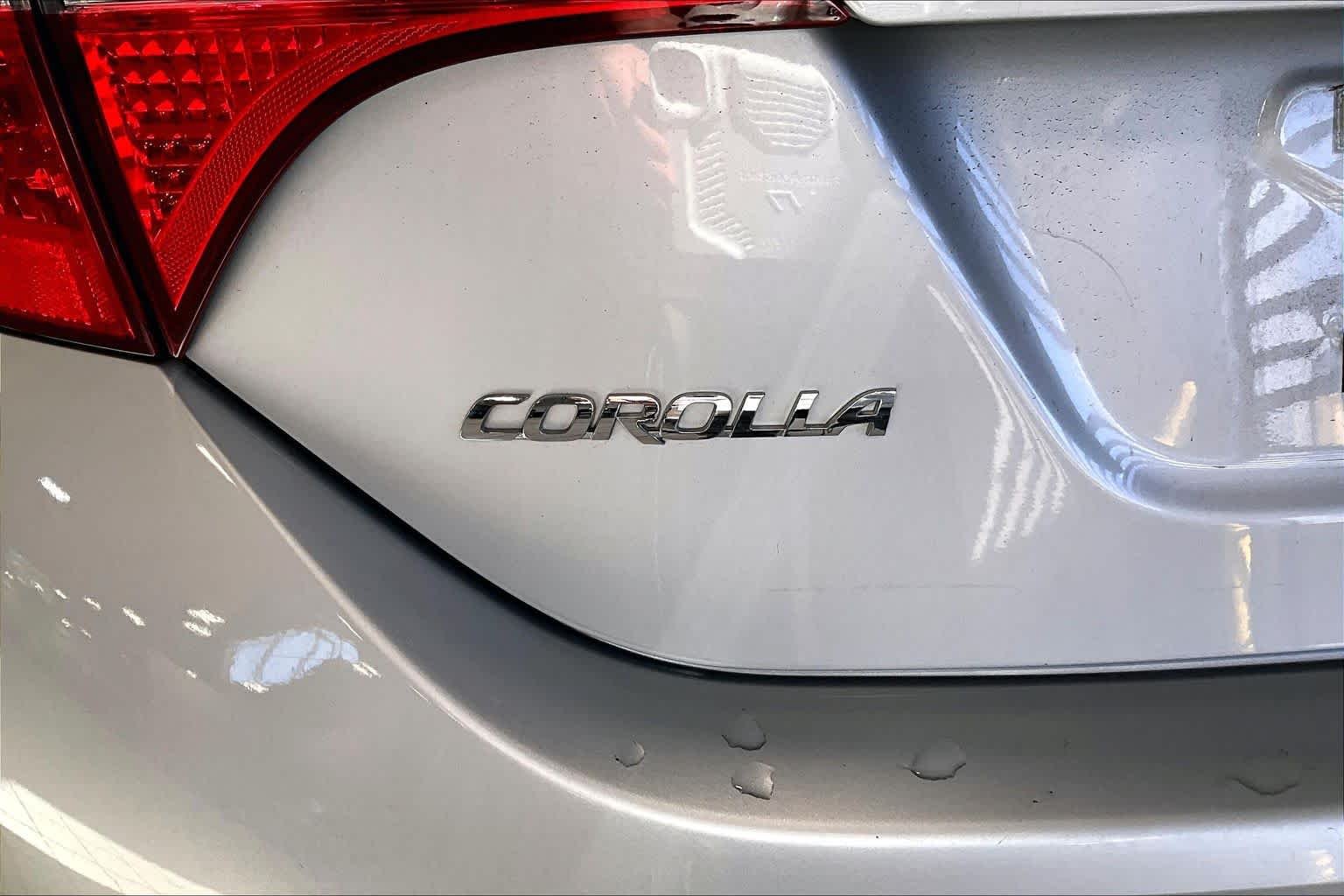 Used 2015 Classic Silver Metallic Toyota S Plus image 31