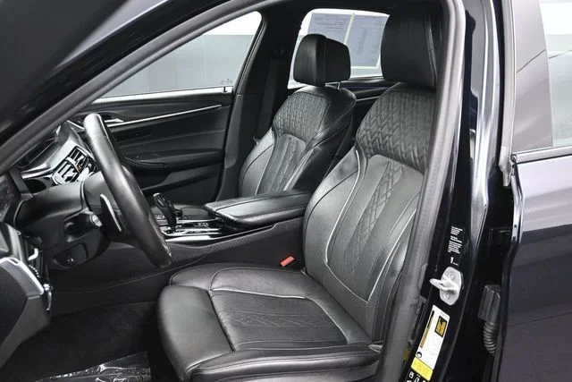 Used 2021 Black BMW M550i xDrive image 5