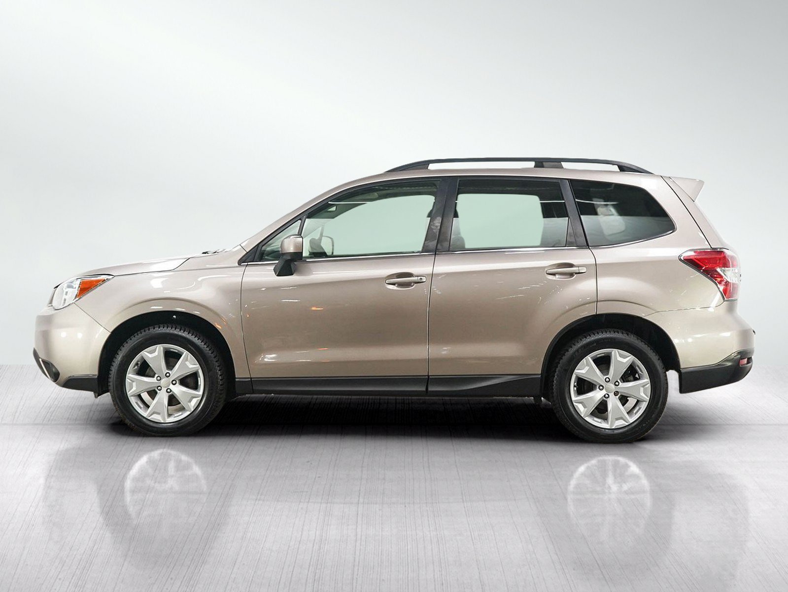 Used 2016 Subaru Forester i Limited with VIN JF2SJAHC8GH463673 for sale in South Saint Paul, Minnesota