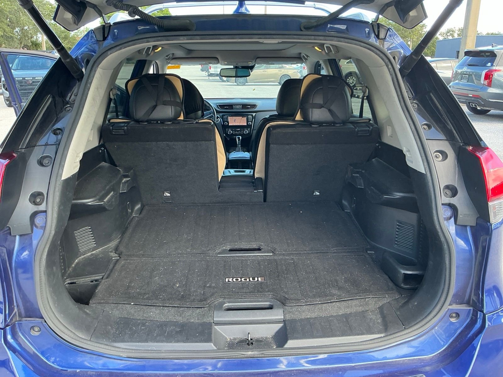 Certified Used 2020 Blue Nissan SL image 14