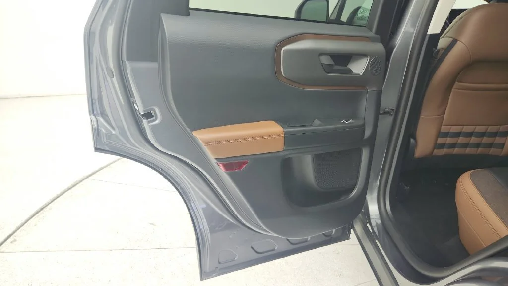Used 2025  Ford Outer Banks image 25