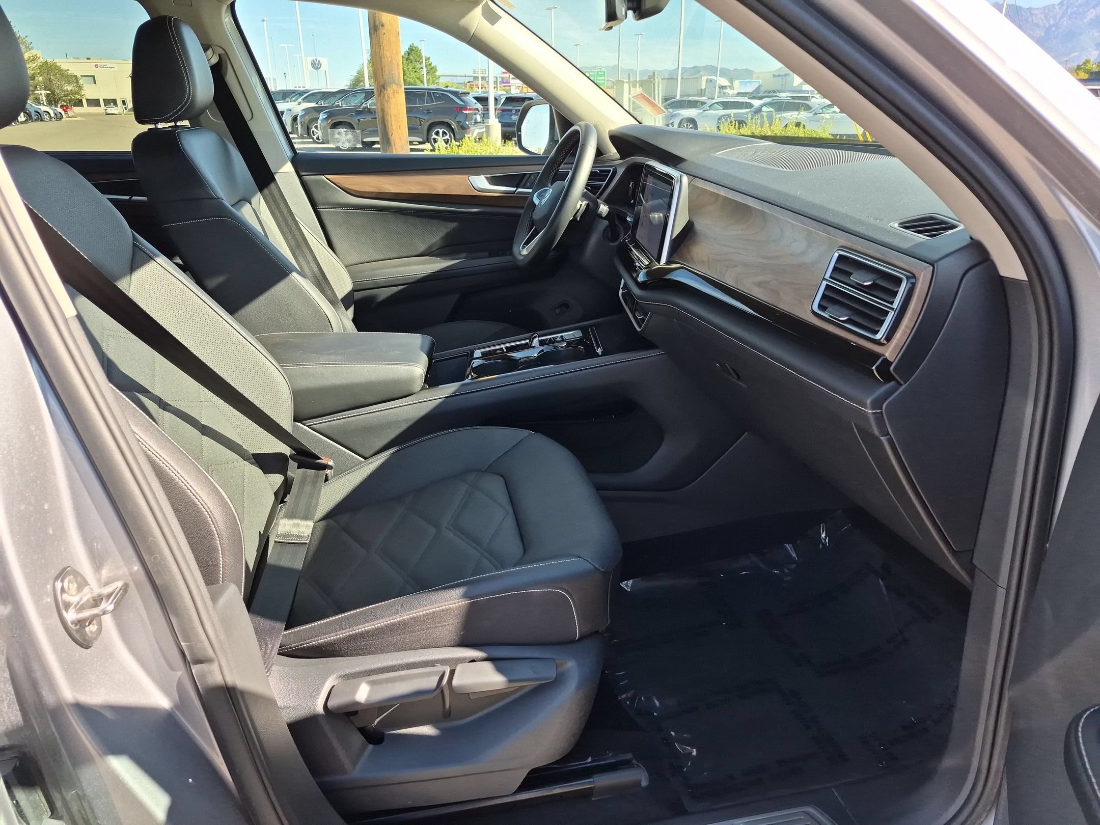 Used 2026 Silver Volkswagen 2.0T SE w/Technology image 30