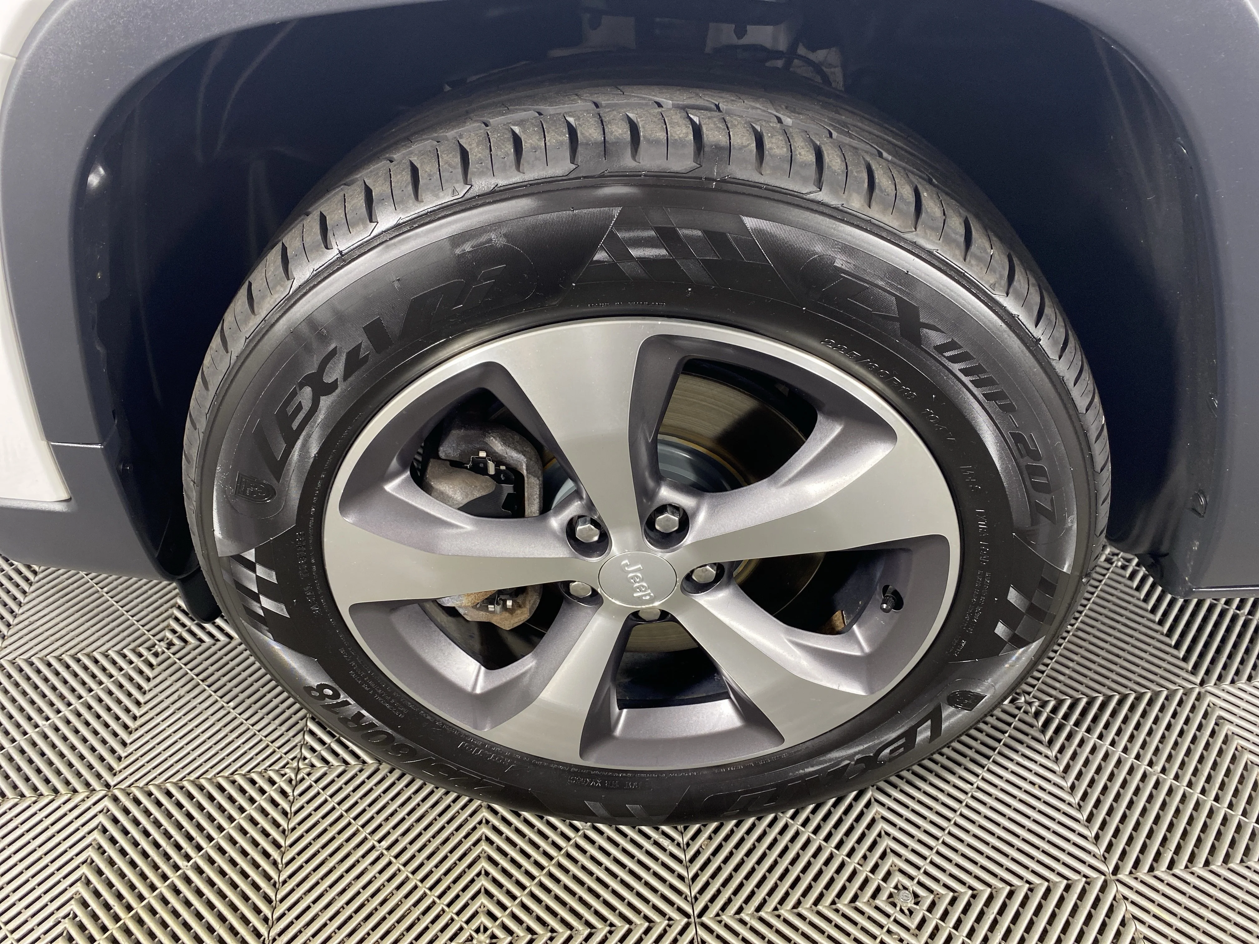 Used 2020 Bright White Clearcoat Jeep Limited image 12