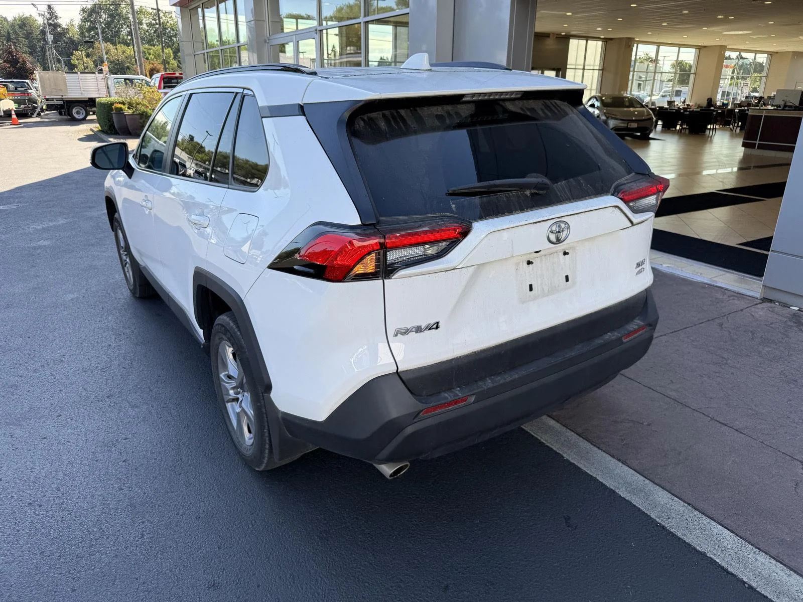Used 2023 Ice Cap Toyota XLE image 6