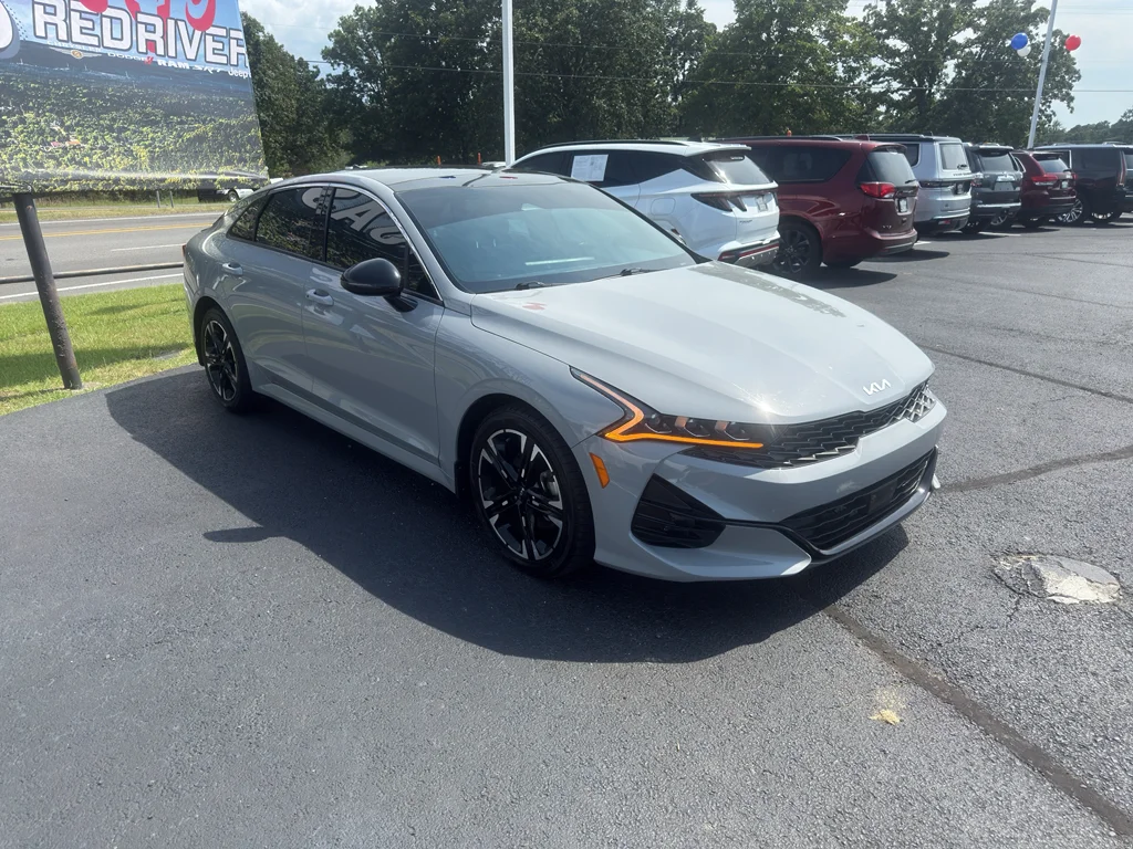 Used 2024 Wolf Gray Kia GT-Line image 3