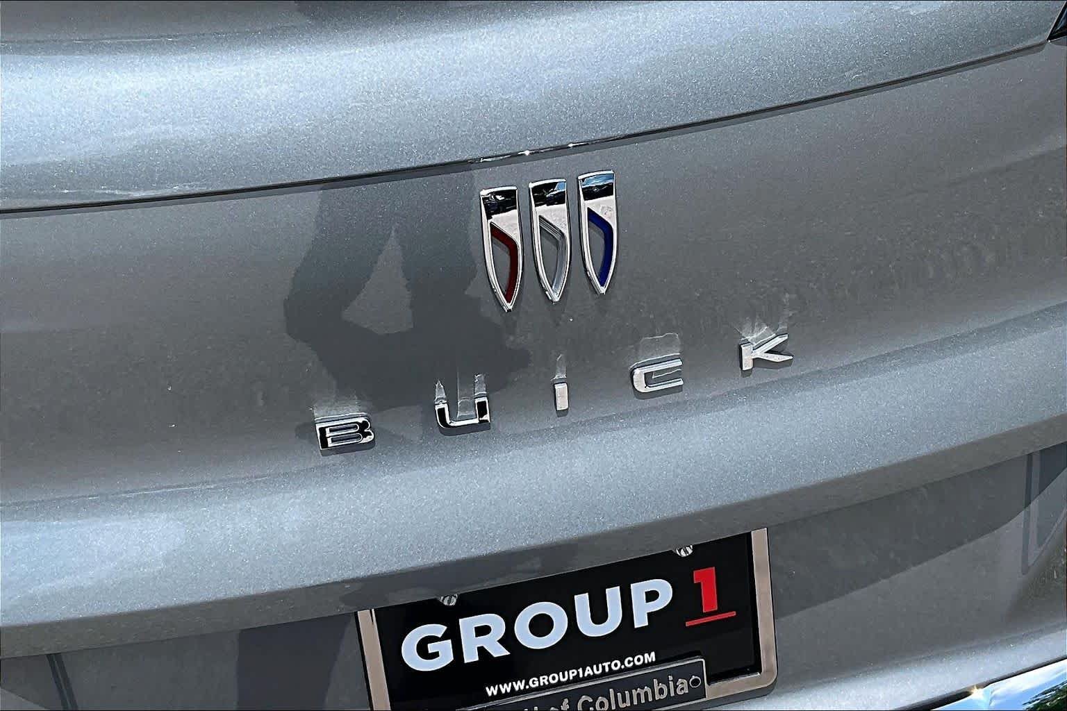 Used 2025 Moonstone Gray Metallic Buick Avenir image 9