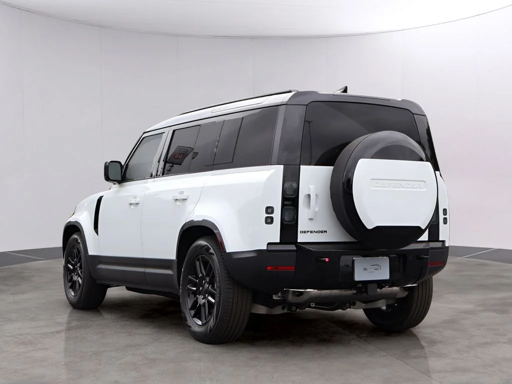 New 2026 Fuji White Land Rover S image 5