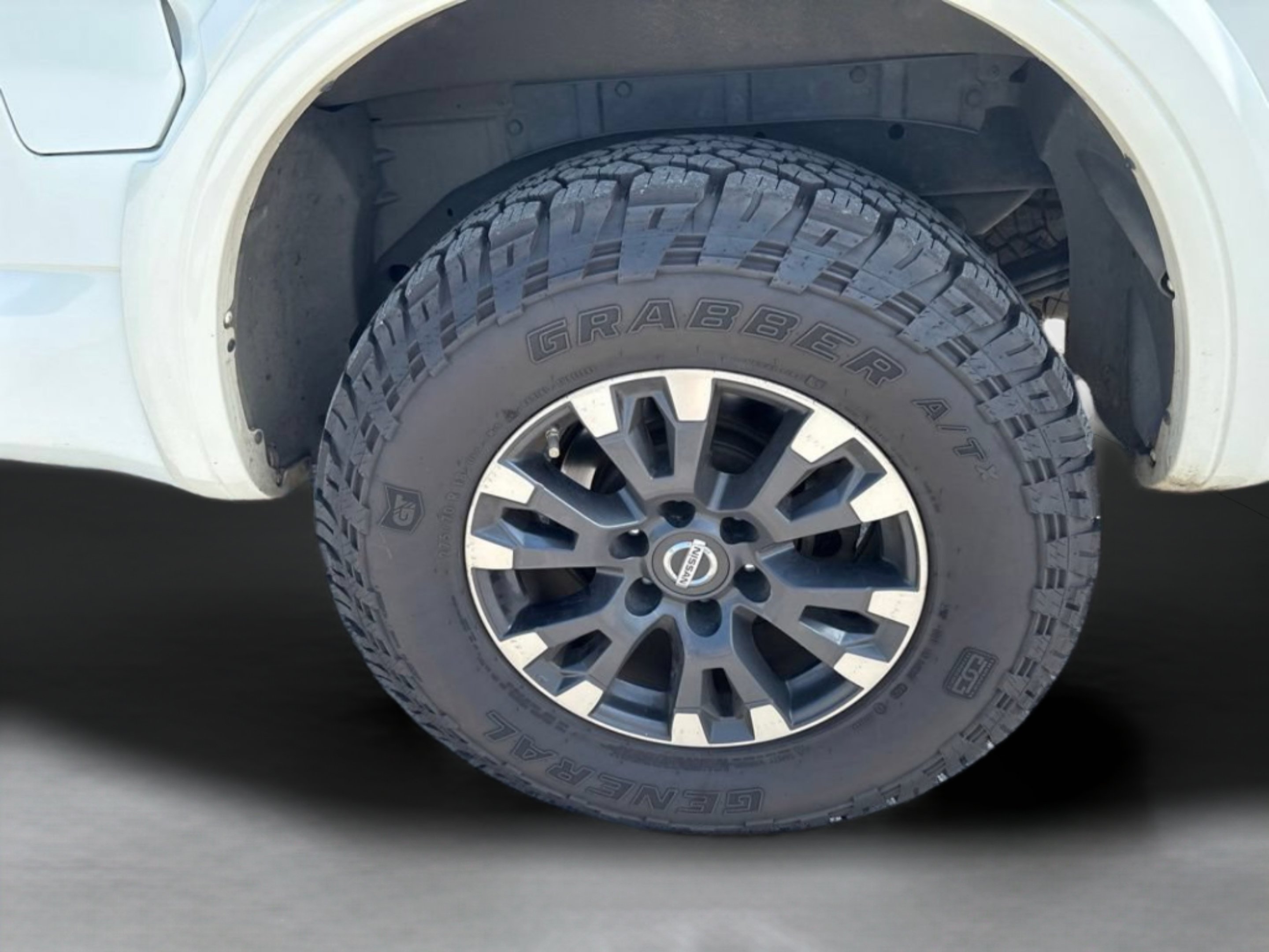 Used 2017 Pearl White Nissan PRO-4X image 32