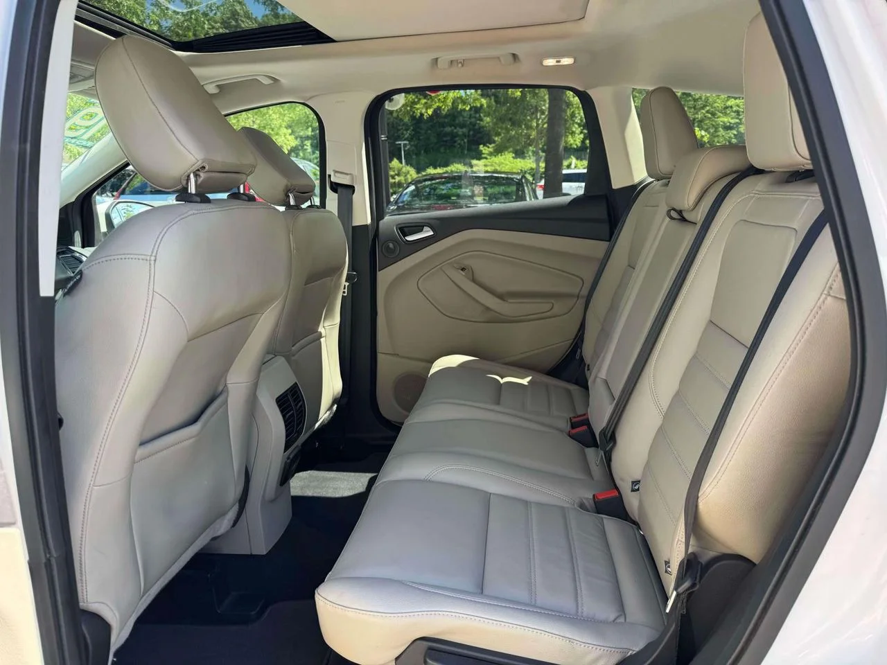 Used 2019 White Platinum Clearcoat Metallic Ford Titanium image 16