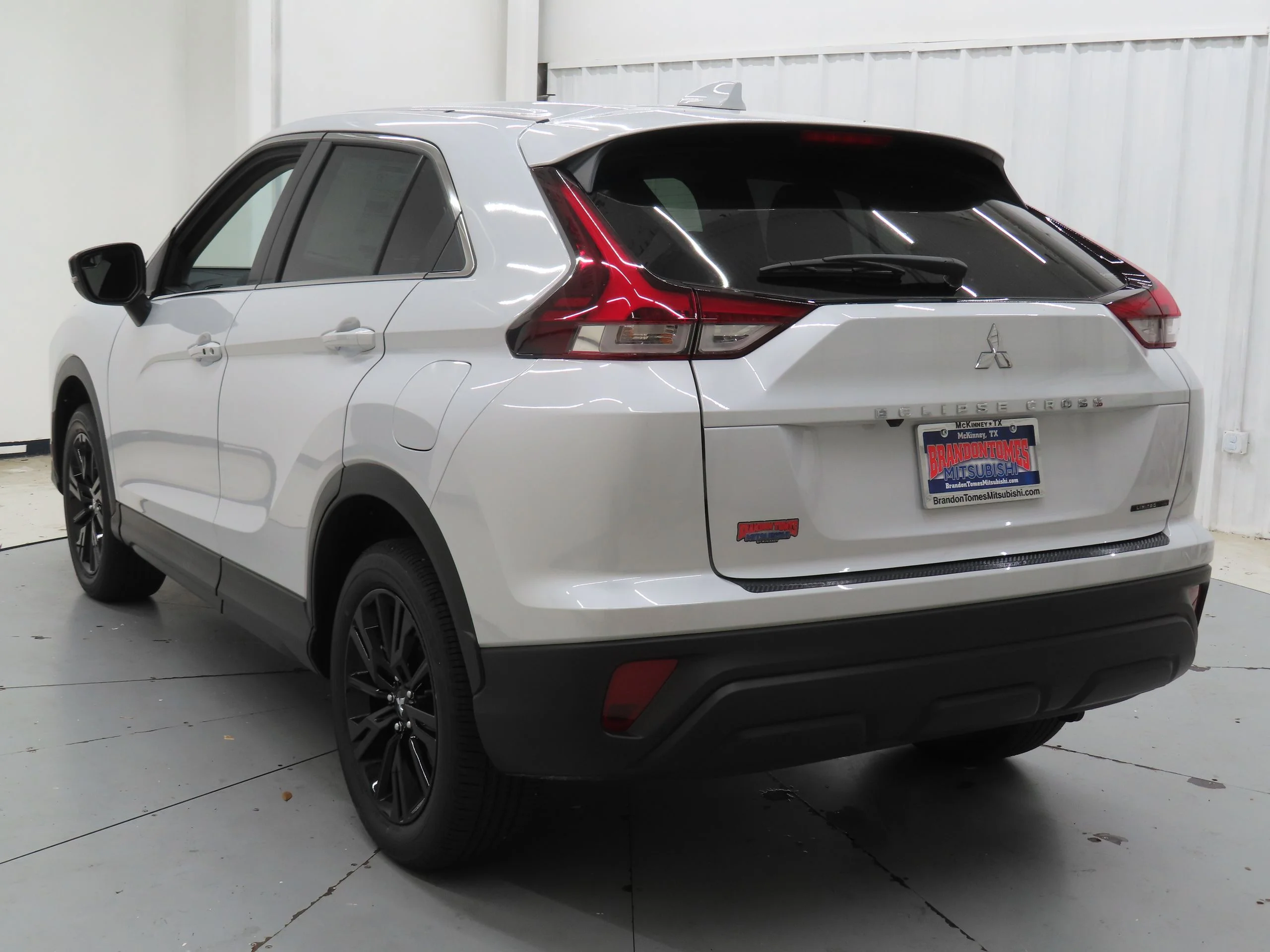 New 2026 White Mitsubishi LE image 6