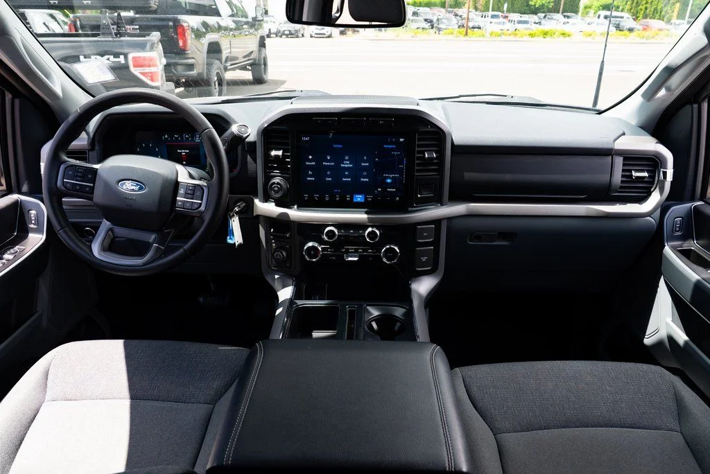 Used 2024 Gray Ford XLT image 8