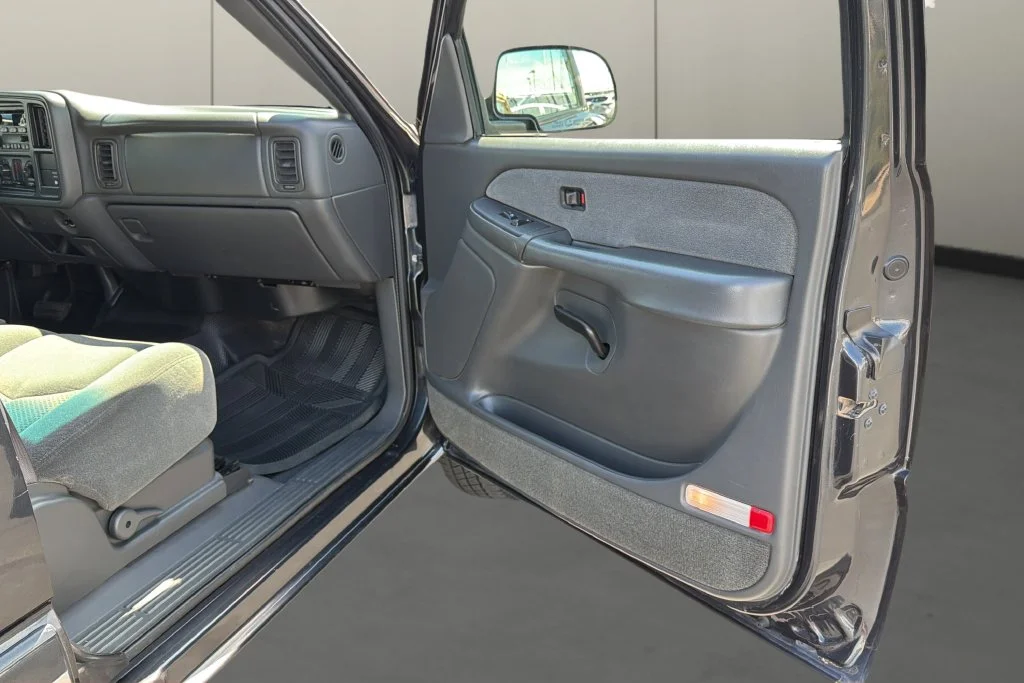 Used 2003 Gray Chevrolet LS image 16