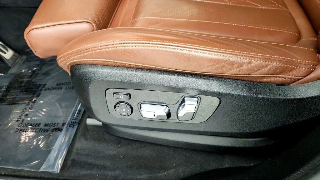 Used 2020 Black Sapphire Metallic BMW M50i Sports Activity Vehicle w/ Executive Pkg & Merino Leather image 12