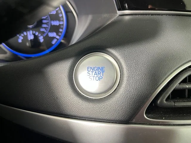 Used 2022 Gray Hyundai SEL image 25