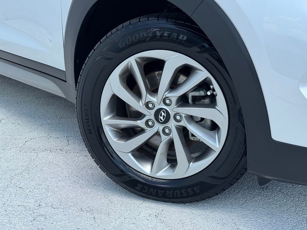 Used 2018 Silver Hyundai SEL image 6