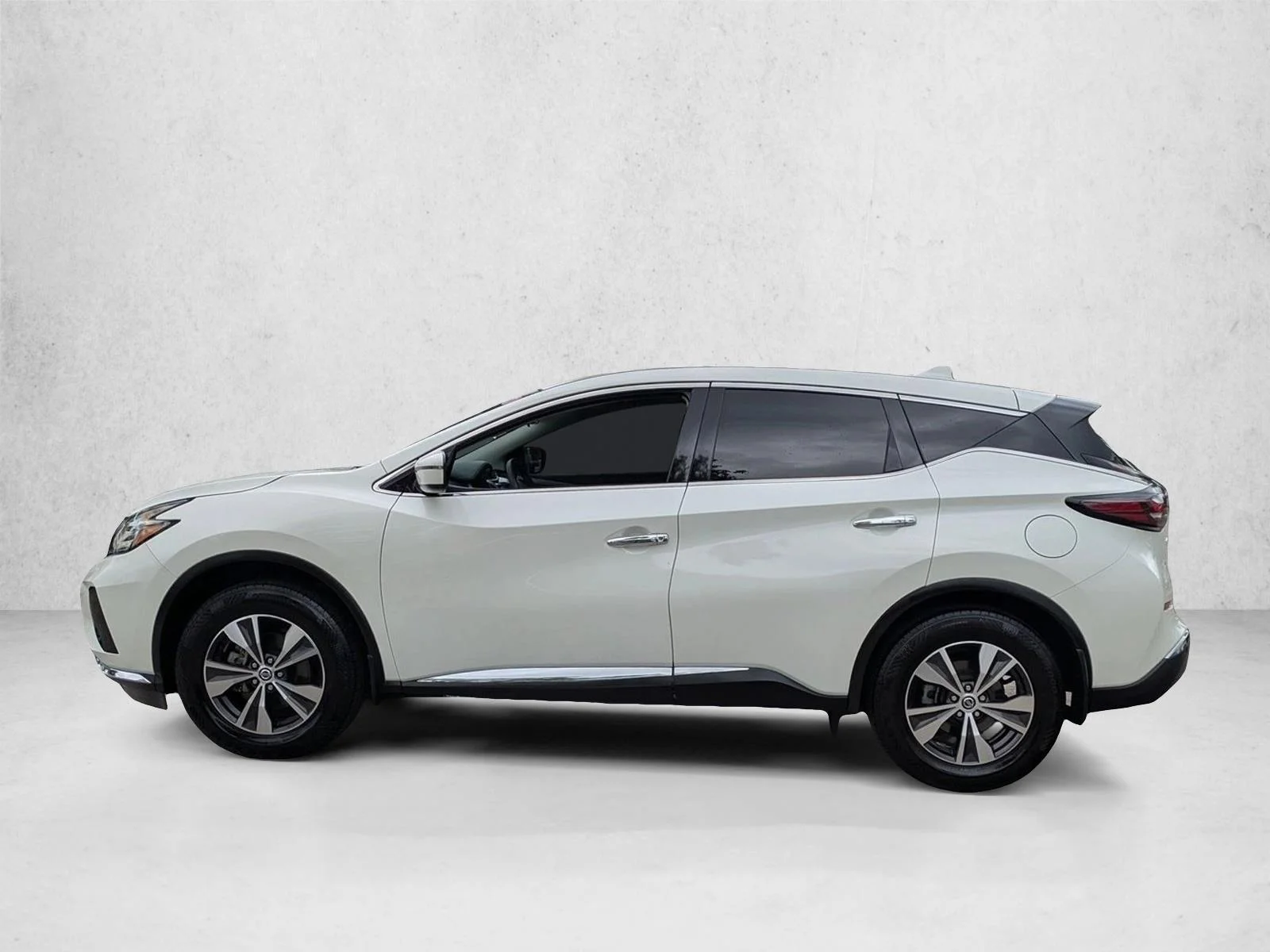 Used 2020 Pearl White Tricoat Nissan S image 9
