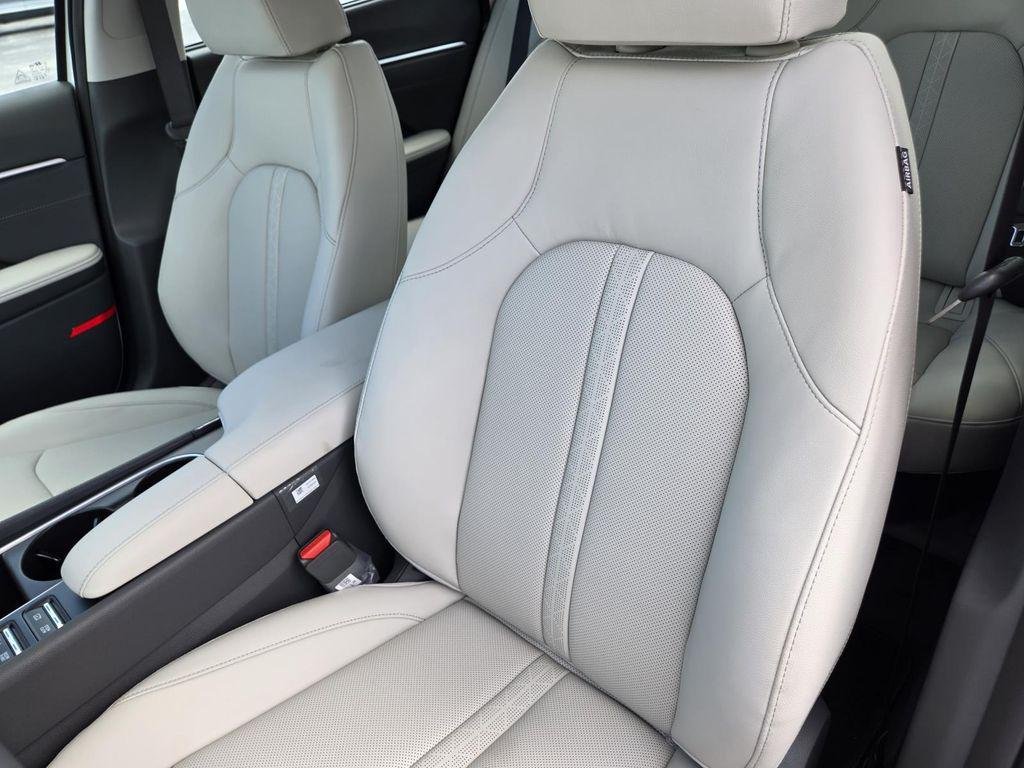 New 2026 White Hyundai Limited image 15