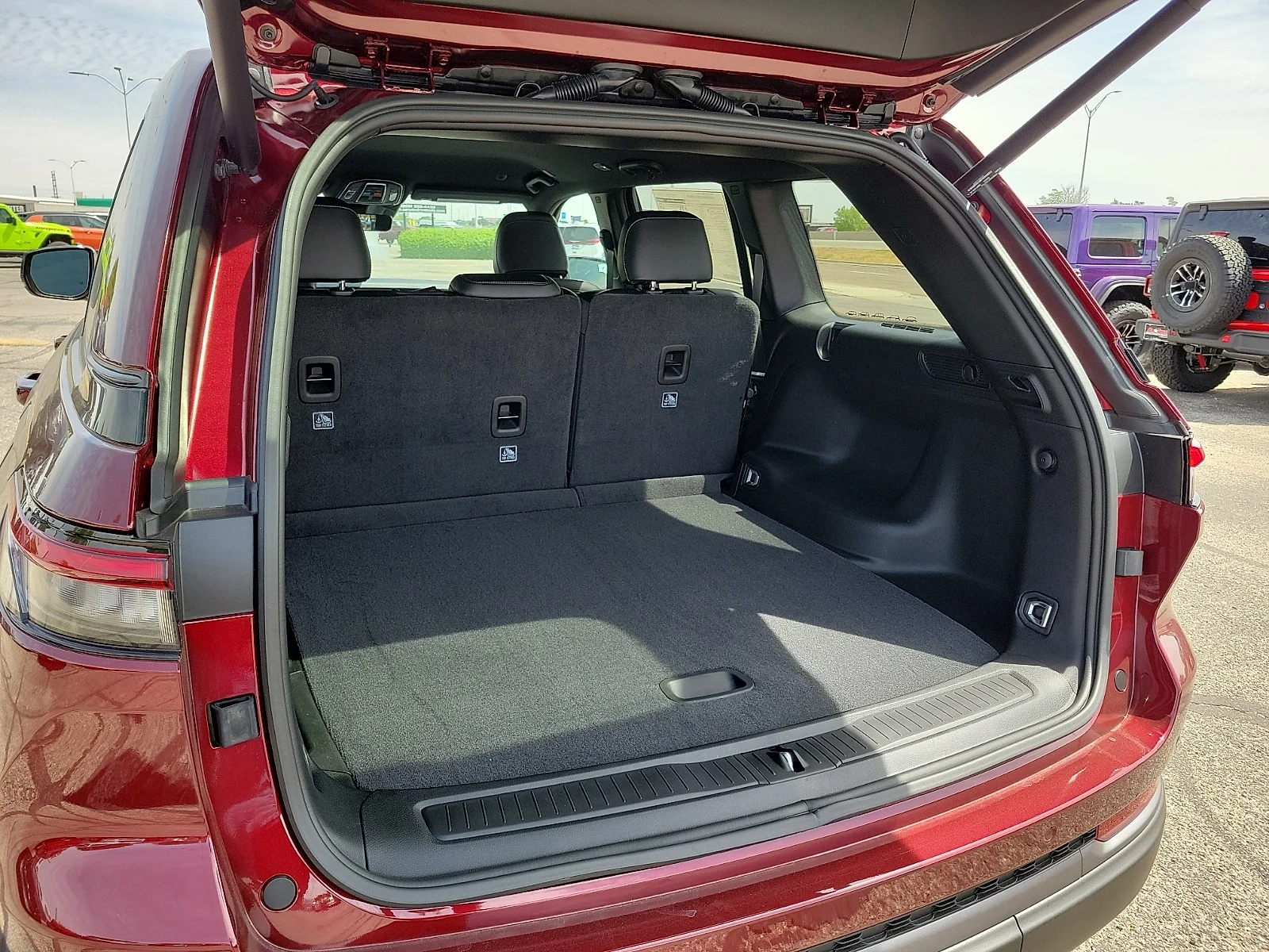 New 2026 Velvet Red Pearlcoat Jeep LAREDO ALTITUDE 4X4 image 8