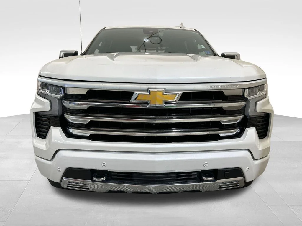 Used 2024 White Chevrolet High Country image 10
