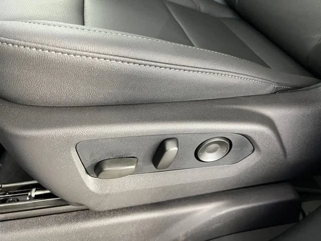 2026 GMC Sierra 1500 SLT - Photo 18