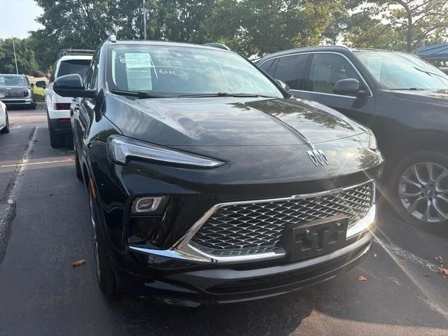 Used 2025 Ebony Twilight Metallic Buick Avenir image 2