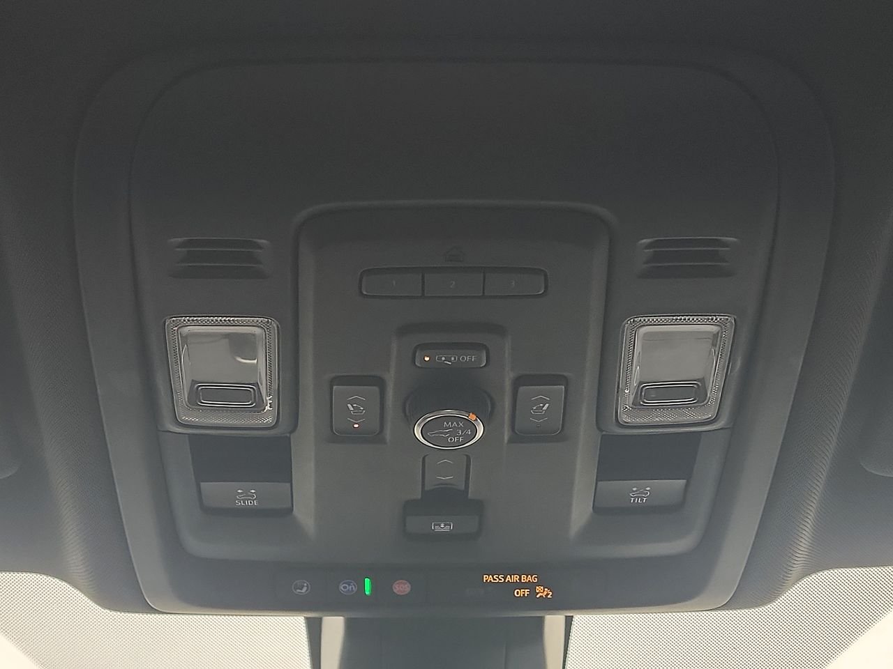 Used 2021 White GMC AT4 image 30