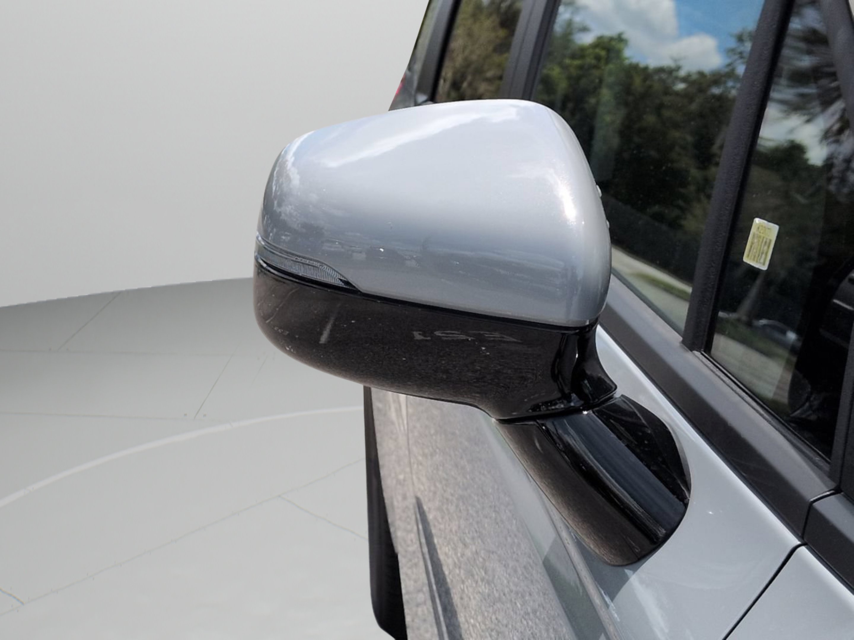 New 2027 Ceramic Silver Kia LXS image 14
