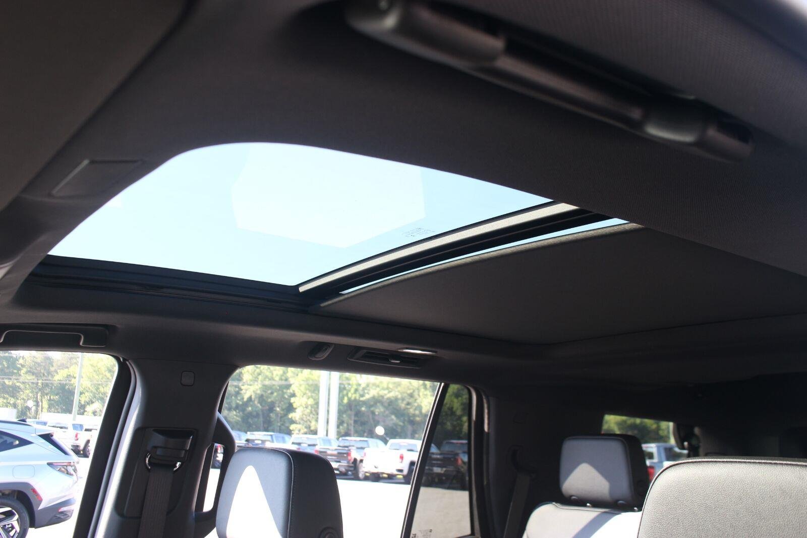 Used 2025 Black Chevrolet LT image 34