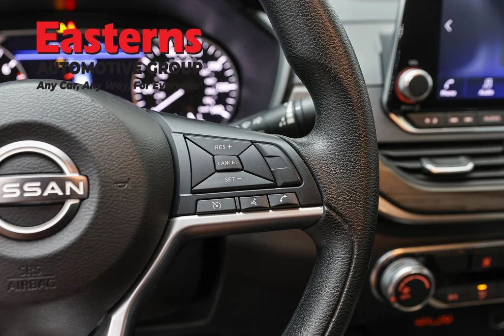Used 2024 Silver Nissan 2.5 SV image 16