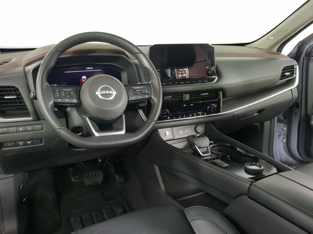Certified Used 2023 Boulder Gray Pearl Nissan Platinum image 14