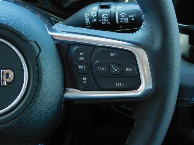 2025 Jeep Wrangler 4-Door Sahara - Photo 8