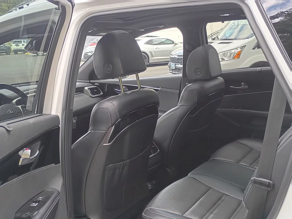 Used 2019 Snow White Pearl Kia SX Limited image 16