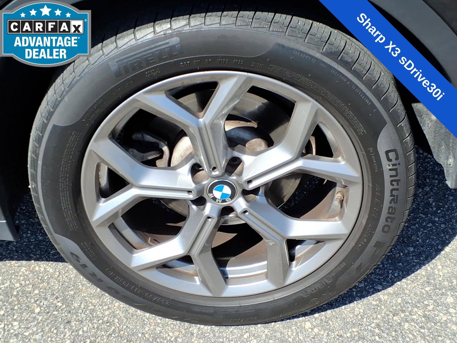 Used 2022  BMW sDrive30i image 11