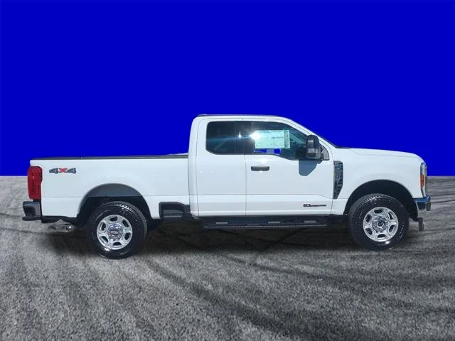 New 2026 Oxford White Ford F-250® XLT image 3