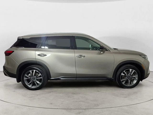 Used 2025 Beige INFINITI LUXE image 6