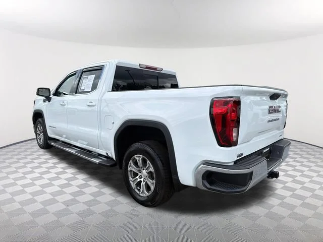 Used 2025 Summit White GMC SLE image 7