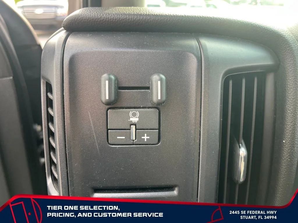 Used 2016 IRIDIUM METALLIC GMC 4WD Double Cab 144.2" image 13